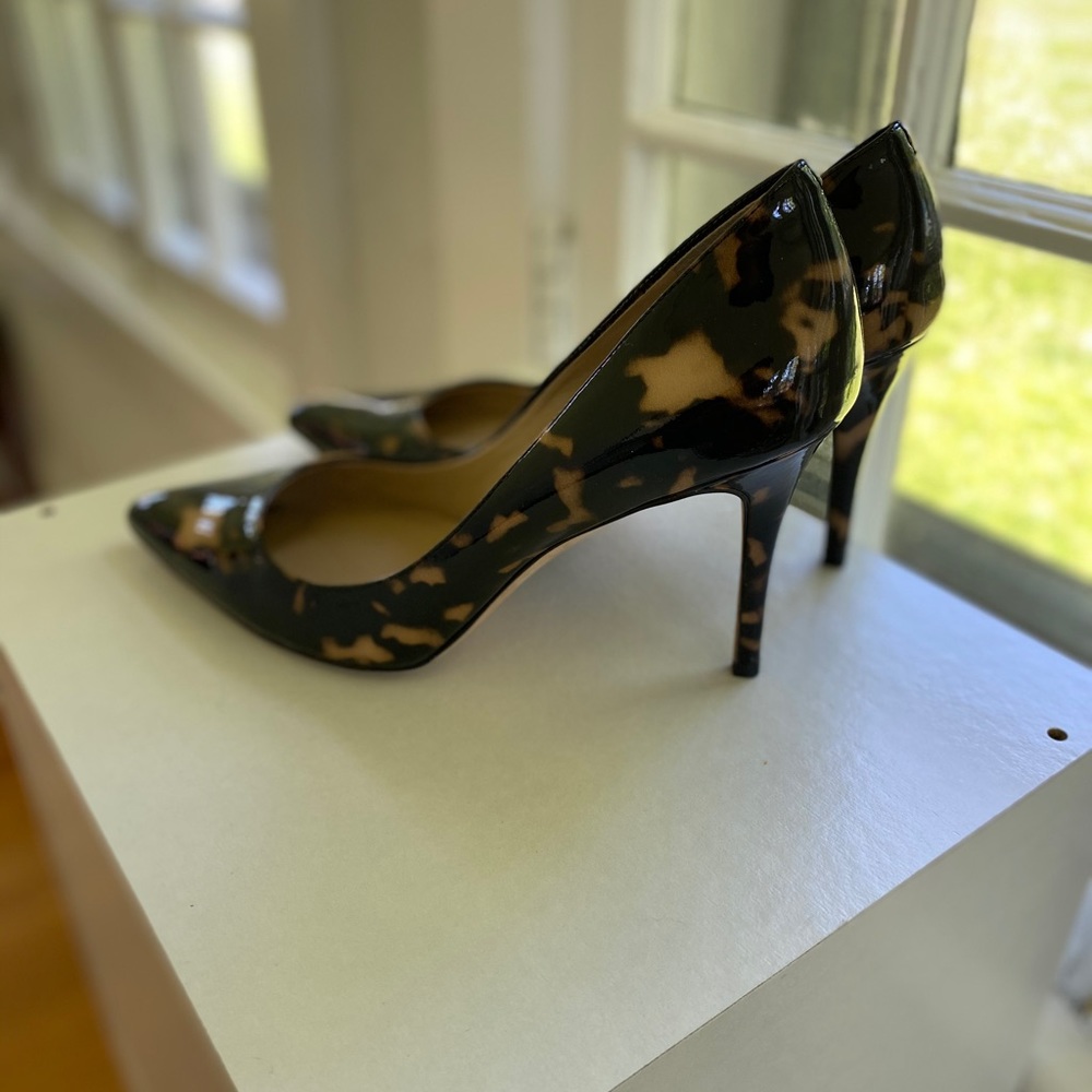 Ann Taylor Mila Tortoiseshell patent leather shoes